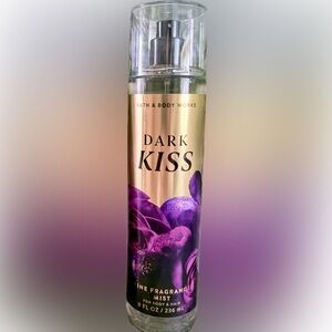 BBW Dark Kiss Body Mist Spray Bath & Body Works Vanilla Rose Raspberry Plum